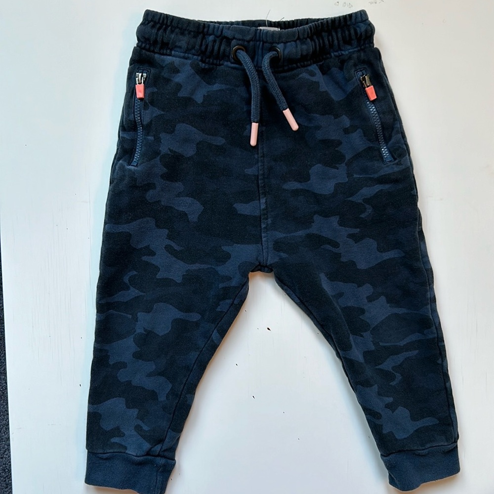 Cotton joggers, 2T in very good condition